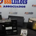 LOTE 370 - 04 NOTEBOOKS DE MODELOS E MARCAS DIVERSAS. (NO ESTADO) ATENÇÃO! FAZER A VISITAÇÃO ANTES DE ARREMATAR, NÃO SABEMOS SE FUNCIONA, LEILÃO NÃO TEM GARANTIA E NEM DEVOLUÇÃO, SUJEITO A POSSÍVEIS AVARIAS VISÍVEIS/OCULTAS E/OU AUSÊNCIA DE COMPONENTES.
