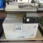 LOTE 235 - 01 IMPRESSORA MULTIFUNCIONAL MODELO MPC305SPF MARCA RICOH. (NO ESTADO) ATENÇÃO! FAZER A VISITAÇÃO ANTES DE ARREMATAR, NÃO SABEMOS SE FUNCIONA, LEILÃO NÃO TEM GARANTIA E NEM DEVOLUÇÃO, SUJEITO A POSSÍVEIS AVARIAS VISÍVEIS/OCULTAS E/OU AUSÊNCIA DE COMPONENTES.
