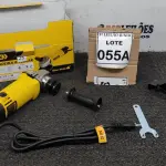 LOTE 055 - ESMERILHADEIRA ANGULAR 220V 710W  ACESSÓRIOS 1CHAVE 1PROTETOR 1MANOPLA. (NO ESTADO) ATENÇÃO! FAZER A VISITAÇÃO ANTES DE ARREMATAR, NÃO SABEMOS SE FUNCIONA, LEILÃO NÃO TEM GARANTIA E NEM DEVOLUÇÃO, SUJEITO A POSSÍVEIS AVARIAS VISÍVEIS/OCULTAS E/OU AUSÊNCIA DE COMPONENTES. 