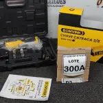 LOTE 300 - CHAVE CATRACA 3/8 COM DUAS BATERIAS MALETA  E ACESSÓRIOS. (NO ESTADO) ATENÇÃO! FAZER A VISITAÇÃO ANTES DE ARREMATAR, NÃO SABEMOS SE FUNCIONA, LEILÃO NÃO TEM GARANTIA E NEM DEVOLUÇÃO, SUJEITO A POSSÍVEIS AVARIAS VISÍVEIS/OCULTAS E/OU AUSÊNCIA DE COMPONENTES. 