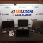 LOTE 238 - 04 NOTEBOOKS DE MARCAS E MODELOS DIVERSOS. (NO ESTADO) ATENÇÃO! FAZER A VISITAÇÃO ANTES DE ARREMATAR, NÃO SABEMOS SE FUNCIONA, LEILÃO NÃO TEM GARANTIA E NEM DEVOLUÇÃO, SUJEITO A POSSÍVEIS AVARIAS VISÍVEIS/OCULTAS E/OU AUSÊNCIA DE COMPONENTES.