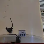 LOTE 353 - 01 FERMENTADORA DE 1.000 LITROS PP PLASUL COM TORNEIRA DE INOX. (NO ESTADO) ATENÇÃO! FAZER A VISITAÇÃO ANTES DE ARREMATAR, NÃO SABEMOS SE FUNCIONA. LEILÃO NÃO TEM GARANTIA E NEM DEVOLUÇÃO, SUJEITO A POSSÍVEIS AVARIAS VISÍVEIS/OCULTAS E/OU AUSÊNCIA DE COMPONENTES.