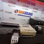 LOTE 111 - 04 IMPRESSORAS DE MARCA E MODELOS DIVERSOS E 01 IMPRESSORA DE CUPOM MARCA BEMATECH. (NO ESTADO) ATENÇÃO! FAZER A VISITAÇÃO ANTES DE ARREMATAR, NÃO SABEMOS SE FUNCIONA, LEILÃO NÃO TEM GARANTIA E NEM DEVOLUÇÃO, SUJEITO A POSSÍVEIS AVARIAS VISÍVEIS/OCULTAS E/OU AUSÊNCIA DE COMPONENTES.