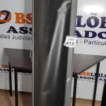 LOTE 413 - 01 TELA DE PROJEÇÃO. (NO ESTADO) ATENÇÃO! FAZER A VISITAÇÃO ANTES DE ARREMATAR, NÃO SABEMOS SE FUNCIONA, LEILÃO NÃO TEM GARANTIA E NEM DEVOLUÇÃO, SUJEITO A POSSÍVEIS AVARIAS VISÍVEIS/OCULTAS E/OU AUSÊNCIA DE COMPONENTES.