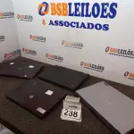 LOTE 238 - 04 NOTEBOOKS DE MARCAS E MODELOS DIVERSOS. (NO ESTADO) ATENÇÃO! FAZER A VISITAÇÃO ANTES DE ARREMATAR, NÃO SABEMOS SE FUNCIONA, LEILÃO NÃO TEM GARANTIA E NEM DEVOLUÇÃO, SUJEITO A POSSÍVEIS AVARIAS VISÍVEIS/OCULTAS E/OU AUSÊNCIA DE COMPONENTES.