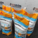 LOTE 064 - 05 IMPERMEABILIZANTES PARA TRATAMENTO DE PAREDE COM 1L MARCA SIKA. (NO ESTADO) ATENÇÃO! FAZER A VISITAÇÃO ANTES DE ARREMATAR, NÃO SABEMOS SE FUNCIONA. LEILÃO NÃO TEM GARANTIA E NEM DEVOLUÇÃO, SUJEITO A POSSÍVEIS AVARIAS VISÍVEIS/OCULTAS E/OU AUSÊNCIA DE COMPONENTES.