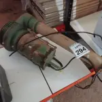 LOTE 294 - 01 BOMBA D’AGUA TRIFÁSICA. (NO ESTADO) ATENÇÃO! FAZER A VISITAÇÃO ANTES DE ARREMATAR, NÃO SABEMOS SE FUNCIONA, LEILÃO NÃO TEM GARANTIA E NEM DEVOLUÇÃO, SUJEITO A POSSÍVEIS AVARIAS VISÍVEIS/OCULTAS E/OU AUSÊNCIA DE COMPONENTES.