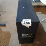 LOTE 266 - 01 BANCO DE BATERIAS COM APRIXIMADAMENTE 35 BATERIAS. (NO ESTADO) ATENÇÃO! FAZER A VISITAÇÃO ANTES DE ARREMATAR, NÃO SABEMOS SE FUNCIONA, LEILÃO NÃO TEM GARANTIA E NEM DEVOLUÇÃO, SUJEITO A POSSÍVEIS AVARIAS VISÍVEIS/OCULTAS E/OU AUSÊNCIA DE COMPONENTES.
