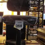 LOTE 368 - 01 CADEIRA PARA ESCRITÓRIO. (NO ESTADO) ATENÇÃO! FAZER A VISITAÇÃO ANTES DE ARREMATAR, NÃO SABEMOS SE FUNCIONA, LEILÃO NÃO TEM GARANTIA E NEM DEVOLUÇÃO, SUJEITO A POSSÍVEIS AVARIAS VISÍVEIS/OCULTAS E/OU AUSÊNCIA DE COMPONENTES.