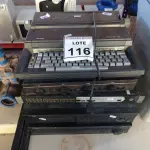 LOTE 116 - 02 DVRS MARCA INTELBRAS, 02 SWITCHES, 01 MÁQUINA DE ESCREVER MARCA OLIVETTI, 01 SELETOR DE ÁUDIO E 01 APARELHO DE DVD. (NO ESTADO) ATENÇÃO! FAZER A VISITAÇÃO ANTES DE ARREMATAR, NÃO SABEMOS SE FUNCIONA, LEILÃO NÃO TEM GARANTIA E NEM DEVOLUÇÃO, SUJEITO A POSSÍVEIS AVARIAS VISÍVEIS/OCULTAS E/OU AUSÊNCIA DE COMPONENTES.