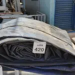 LOTE 420 - 01 LONA DE CAMINHÃO. (NO ESTADO) ATENÇÃO! FAZER A VISITAÇÃO ANTES DE ARREMATAR, NÃO SABEMOS SE FUNCIONA, LEILÃO NÃO TEM GARANTIA E NEM DEVOLUÇÃO, SUJEITO A POSSÍVEIS AVARIAS VISÍVEIS/OCULTAS E/OU AUSÊNCIA DE COMPONENTES.