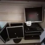 LOTE 151 - 10 MONITORES LCD MARCAS E MODELOS DIVERSOS. (NO ESTADO) ATENÇÃO! FAZER A VISITAÇÃO ANTES DE ARREMATAR, NÃO SABEMOS SE FUNCIONA, LEILÃO NÃO TEM GARANTIA E NEM DEVOLUÇÃO, SUJEITO A POSSÍVEIS AVARIAS VISÍVEIS/OCULTAS E/OU AUSÊNCIA DE COMPONENTES.