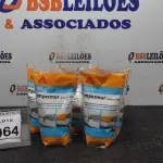 LOTE 064 - 05 IMPERMEABILIZANTES PARA TRATAMENTO DE PAREDE COM 1L MARCA SIKA. (NO ESTADO) ATENÇÃO! FAZER A VISITAÇÃO ANTES DE ARREMATAR, NÃO SABEMOS SE FUNCIONA. LEILÃO NÃO TEM GARANTIA E NEM DEVOLUÇÃO, SUJEITO A POSSÍVEIS AVARIAS VISÍVEIS/OCULTAS E/OU AUSÊNCIA DE COMPONENTES.