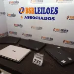 LOTE 231 - 04 NOTEBOOKS DE MARCAS E MODELOS DIVERSOS PARA RETIRADA DE PECAS. (NO ESTADO) ATENÇÃO! FAZER A VISITAÇÃO ANTES DE ARREMATAR, NÃO SABEMOS SE FUNCIONA, LEILÃO NÃO TEM GARANTIA E NEM DEVOLUÇÃO, SUJEITO A POSSÍVEIS AVARIAS VISÍVEIS/OCULTAS E/OU AUSÊNCIA DE COMPONENTES.
