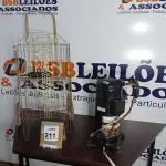LOTE 211 - 01 COMPRESSOR PARA AR CONDICIONADO E 01 CARRINHO DE FEIRA. (NO ESTADO) ATENÇÃO! FAZER A VISITAÇÃO ANTES DE ARREMATAR, NÃO SABEMOS SE FUNCIONA, LEILÃO NÃO TEM GARANTIA E NEM DEVOLUÇÃO, SUJEITO A POSSÍVEIS AVARIAS VISÍVEIS/OCULTAS E/OU AUSÊNCIA DE COMPONENTES.