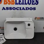 LOTE 424 - 01 LAVATÓRIO APOIO MARCA CELITE. (NO ESTADO) ATENÇÃO! FAZER A VISITAÇÃO ANTES DE ARREMATAR, NÃO SABEMOS SE FUNCIONA, LEILÃO NÃO TEM GARANTIA E NEM DEVOLUÇÃO, SUJEITO A POSSÍVEIS AVARIAS VISÍVEIS/OCULTAS E/OU AUSÊNCIA DE COMPONENTES.