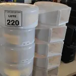 LOTE 220 - 10 DISPENSES DE PAPEL. (NO ESTADO) ATENÇÃO! FAZER A VISITAÇÃO ANTES DE ARREMATAR, NÃO SABEMOS SE FUNCIONA. LEILÃO NÃO TEM GARANTIA E NEM DEVOLUÇÃO, SUJEITO A POSSÍVEIS AVARIAS VISÍVEIS/OCULTAS E/OU AUSÊNCIA DE COMPONENTES.