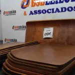 LOTE 096 - 20 MADEIRAS.  (NO ESTADO) ATENÇÃO! FAZER A VISITAÇÃO ANTES DE ARREMATAR, NÃO SABEMOS SE FUNCIONA. LEILÃO NÃO TEM GARANTIA E NEM DEVOLUÇÃO, SUJEITO A POSSÍVEIS AVARIAS VISÍVEIS/OCULTAS E/OU AUSÊNCIA DE COMPONENTES.