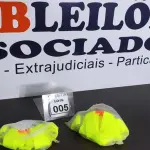 LOTE 005 - 02 CINTAS DE SEGURANÇA.  (NO ESTADO) ATENÇÃO! FAZER A VISITAÇÃO ANTES DE ARREMATAR, NÃO SABEMOS SE FUNCIONA. LEILÃO NÃO TEM GARANTIA E NEM DEVOLUÇÃO, SUJEITO A POSSÍVEIS AVARIAS VISÍVEIS/OCULTAS E/OU AUSÊNCIA DE COMPONENTES.
