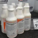 LOTE 105 - 06 LUSTRA MÓVEIS COM 1L CADA. (NO ESTADO) ATENÇÃO! FAZER A VISITAÇÃO ANTES DE ARREMATAR, NÃO SABEMOS SE FUNCIONA. LEILÃO NÃO TEM GARANTIA E NEM DEVOLUÇÃO, SUJEITO A POSSÍVEIS AVARIAS VISÍVEIS/OCULTAS E/OU AUSÊNCIA DE COMPONENTES.