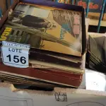 LOTE 156 - 01 LOTE COM GRANDE QUANTIDADE DE CD E DISCOS DE VINIL. (NO ESTADO) ATENÇÃO! FAZER A VISITAÇÃO ANTES DE ARREMATAR, NÃO SABEMOS SE FUNCIONA. LEILÃO NÃO TEM GARANTIA E NEM DEVOLUÇÃO, SUJEITO A POSSÍVEIS AVARIAS VISÍVEIS/OCULTAS E/OU AUSÊNCIA DE COMPONENTES.