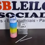 LOTE 017 - 01 GARRAFA D’AGUA DE 2L.  (NO ESTADO) ATENÇÃO! FAZER A VISITAÇÃO ANTES DE ARREMATAR, NÃO SABEMOS SE FUNCIONA. LEILÃO NÃO TEM GARANTIA E NEM DEVOLUÇÃO, SUJEITO A POSSÍVEIS AVARIAS VISÍVEIS/OCULTAS E/OU AUSÊNCIA DE COMPONENTES.