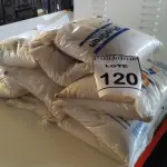 LOTE 120 - 10 PACOTES DE GRANITINA/08 PARA GRAFIADO COM 4KG CADA. (NO ESTADO) ATENÇÃO! FAZER A VISITAÇÃO ANTES DE ARREMATAR, NÃO SABEMOS SE FUNCIONA. LEILÃO NÃO TEM GARANTIA E NEM DEVOLUÇÃO, SUJEITO A POSSÍVEIS AVARIAS VISÍVEIS/OCULTAS E/OU AUSÊNCIA DE COMPONENTES.