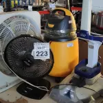 LOTE 223 - 02 ASPIRADORES DE PÓ E 02 VENTILADORES. (NO ESTADO) ATENÇÃO! FAZER A VISITAÇÃO ANTES DE ARREMATAR, NÃO SABEMOS SE FUNCIONA. LEILÃO NÃO TEM GARANTIA E NEM DEVOLUÇÃO, SUJEITO A POSSÍVEIS AVARIAS VISÍVEIS/OCULTAS E/OU AUSÊNCIA DE COMPONENTES.