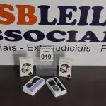 LOTE 019 - 02 RELÓGIOS SMART WATCH.  (NO ESTADO) ATENÇÃO! FAZER A VISITAÇÃO ANTES DE ARREMATAR, NÃO SABEMOS SE FUNCIONA. LEILÃO NÃO TEM GARANTIA E NEM DEVOLUÇÃO, SUJEITO A POSSÍVEIS AVARIAS VISÍVEIS/OCULTAS E/OU AUSÊNCIA DE COMPONENTES.