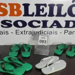 LOTE 083 - 05 PARES DE SANDÁLIAS HAVAIANAS NUMERAÇÕES 39, 41 E 43. (NO ESTADO) ATENÇÃO! FAZER A VISITAÇÃO ANTES DE ARREMATAR, NÃO SABEMOS SE FUNCIONA. LEILÃO NÃO TEM GARANTIA E NEM DEVOLUÇÃO, SUJEITO A POSSÍVEIS AVARIAS VISÍVEIS/OCULTAS E/OU AUSÊNCIA DE COMPONENTES.