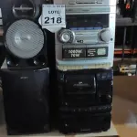 LOTE 218 - 02 APARELHOS DE SOM E 06 CAIXAS AVULSAS. (NO ESTADO) ATENÇÃO! FAZER A VISITAÇÃO ANTES DE ARREMATAR, NÃO SABEMOS SE FUNCIONA. LEILÃO NÃO TEM GARANTIA E NEM DEVOLUÇÃO, SUJEITO A POSSÍVEIS AVARIAS VISÍVEIS/OCULTAS E/OU AUSÊNCIA DE COMPONENTES.