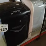 LOTE 123 - 01 FRAGMENTADORA DE PAPEL E 01 UMIDIFICADOR DE AR MARCA CONSUL. (NO ESTADO) ATENÇÃO! FAZER A VISITAÇÃO ANTES DE ARREMATAR, NÃO SABEMOS SE FUNCIONA. LEILÃO NÃO TEM GARANTIA E NEM DEVOLUÇÃO, SUJEITO A POSSÍVEIS AVARIAS VISÍVEIS/OCULTAS E/OU AUSÊNCIA DE COMPONENTES.