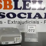 LOTE 072 - 01 PROJETOR MULTIMÍDIA MODELO SCREEN PLAY 4805 MARCA INFOCUS.  (NO ESTADO) ATENÇÃO! FAZER A VISITAÇÃO ANTES DE ARREMATAR, NÃO SABEMOS SE FUNCIONA. LEILÃO NÃO TEM GARANTIA E NEM DEVOLUÇÃO, SUJEITO A POSSÍVEIS AVARIAS VISÍVEIS/OCULTAS E/OU AUSÊNCIA DE COMPONENTES.