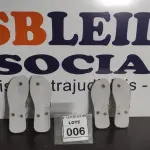 LOTE 006 - 02 PARES DE SANDÁLIAS HAVAIANAS MODELO FEMININO NUMERAÇÕES 33 E 37.  (NO ESTADO) ATENÇÃO! FAZER A VISITAÇÃO ANTES DE ARREMATAR, NÃO SABEMOS SE FUNCIONA. LEILÃO NÃO TEM GARANTIA E NEM DEVOLUÇÃO, SUJEITO A POSSÍVEIS AVARIAS VISÍVEIS/OCULTAS E/OU AUSÊNCIA DE COMPONENTES.