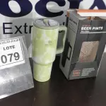 LOTE 079 - 01 COPO TÉRMICO STANLEY DE 1200ML NA COR VERDE. (NO ESTADO) ATENÇÃO! FAZER A VISITAÇÃO ANTES DE ARREMATAR, NÃO SABEMOS SE FUNCIONA. LEILÃO NÃO TEM GARANTIA E NEM DEVOLUÇÃO, SUJEITO A POSSÍVEIS AVARIAS VISÍVEIS/OCULTAS E/OU AUSÊNCIA DE COMPONENTES.