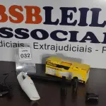 LOTE 032 - 01 ASPIRADOR DE PÓ PORTÁTIL 12V MARCA BOMVIK. (NO ESTADO) ATENÇÃO! FAZER A VISITAÇÃO ANTES DE ARREMATAR, NÃO SABEMOS SE FUNCIONA. LEILÃO NÃO TEM GARANTIA E NEM DEVOLUÇÃO, SUJEITO A POSSÍVEIS AVARIAS VISÍVEIS/OCULTAS E/OU AUSÊNCIA DE COMPONENTES.