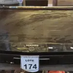 LOTE 174 - 01 TV LCD 40’’ MARCA SAMSUNG. (NO ESTADO) ATENÇÃO! FAZER A VISITAÇÃO ANTES DE ARREMATAR, NÃO SABEMOS SE FUNCIONA. LEILÃO NÃO TEM GARANTIA E NEM DEVOLUÇÃO, SUJEITO A POSSÍVEIS AVARIAS VISÍVEIS/OCULTAS E/OU AUSÊNCIA DE COMPONENTES.