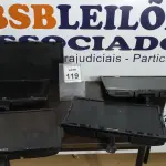 LOTE 119 - 05 MONITORES TV LCD. (NO ESTADO) ATENÇÃO! FAZER A VISITAÇÃO ANTES DE ARREMATAR, NÃO SABEMOS SE FUNCIONA. LEILÃO NÃO TEM GARANTIA E NEM DEVOLUÇÃO, SUJEITO A POSSÍVEIS AVARIAS VISÍVEIS/OCULTAS E/OU AUSÊNCIA DE COMPONENTES.