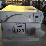 LOTE 121 - 01 AUTOCLAVE PARA ESTERILIZAÇÃO MARCA STERMAX. (NO ESTADO) ATENÇÃO! FAZER A VISITAÇÃO ANTES DE ARREMATAR, NÃO SABEMOS SE FUNCIONA. LEILÃO NÃO TEM GARANTIA E NEM DEVOLUÇÃO, SUJEITO A POSSÍVEIS AVARIAS VISÍVEIS/OCULTAS E/OU AUSÊNCIA DE COMPONENTES.