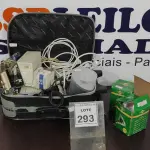 LOTE 293 - 02 LÂMPADAS DICROICA, 02 ESTABILIZADORES, 02 PLACAS MÃES PARA PC, 03 DISJUNTORES, VÁRIOS FUSÍVEIS DE CERÂMICA INDUSTRIAIS E ITENS DE INFORMÁTICA VARIADOS. (NO ESTADO) ATENÇÃO! FAZER A VISITAÇÃO ANTES DE ARREMATAR, NÃO SABEMOS SE FUNCIONA. LEILÃO NÃO TEM GARANTIA E NEM DEVOLUÇÃO, SUJEITO A POSSÍVEIS AVARIAS VISÍVEIS/OCULTAS E/OU AUSÊNCIA DE COMPONENTES.
