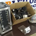LOTE 254 - 01 MOTOR DE LIQUIDIFICADOR INDUSTRIAL, 01 CAFETEIRA INDUSTRIAL E PERIFÉRICOS DIVERSOS. (NO ESTADO) ATENÇÃO! FAZER A VISITAÇÃO ANTES DE ARREMATAR, NÃO SABEMOS SE FUNCIONA. LEILÃO NÃO TEM GARANTIA E NEM DEVOLUÇÃO, SUJEITO A POSSÍVEIS AVARIAS VISÍVEIS/OCULTAS E/OU AUSÊNCIA DE COMPONENTES.
