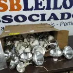 LOTE 023 - 01 LOTE COM GRANDE QUANTIDADE DE LÂMPADAS LED TAMANHOS E MODELOS DIVERSOS. (NO ESTADO) ATENÇÃO! FAZER A VISITAÇÃO ANTES DE ARREMATAR, NÃO SABEMOS SE FUNCIONA. LEILÃO NÃO TEM GARANTIA E NEM DEVOLUÇÃO, SUJEITO A POSSÍVEIS AVARIAS VISÍVEIS/OCULTAS E/OU AUSÊNCIA DE COMPONENTES.
