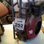 LOTE 252 - 01 MOTOR DE GERADOR. (NO ESTADO) ATENÇÃO! FAZER A VISITAÇÃO ANTES DE ARREMATAR, NÃO SABEMOS SE FUNCIONA. LEILÃO NÃO TEM GARANTIA E NEM DEVOLUÇÃO, SUJEITO A POSSÍVEIS AVARIAS VISÍVEIS/OCULTAS E/OU AUSÊNCIA DE COMPONENTES.