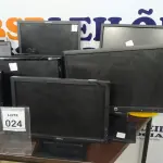 LOTE 024 - 09 MONITORES DE MARCAS E MODELOS DIVERSOS. (NO ESTADO) ATENÇÃO! FAZER A VISITAÇÃO ANTES DE ARREMATAR, NÃO SABEMOS SE FUNCIONA. LEILÃO NÃO TEM GARANTIA E NEM DEVOLUÇÃO, SUJEITO A POSSÍVEIS AVARIAS VISÍVEIS/OCULTAS E/OU AUSÊNCIA DE COMPONENTES.