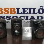 LOTE 026 - 01 MICROSYSTEM COM 02 CAIXAS 110W MARCA LG. (NO ESTADO) ATENÇÃO! FAZER A VISITAÇÃO ANTES DE ARREMATAR, NÃO SABEMOS SE FUNCIONA. LEILÃO NÃO TEM GARANTIA E NEM DEVOLUÇÃO, SUJEITO A POSSÍVEIS AVARIAS VISÍVEIS/OCULTAS E/OU AUSÊNCIA DE COMPONENTES.