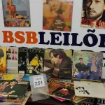 LOTE 251 - 01 LOTE COM VÁRIOS DISCOS DE VINIL. (NO ESTADO) ATENÇÃO! FAZER A VISITAÇÃO ANTES DE ARREMATAR, NÃO SABEMOS SE FUNCIONA. LEILÃO NÃO TEM GARANTIA E NEM DEVOLUÇÃO, SUJEITO A POSSÍVEIS AVARIAS VISÍVEIS/OCULTAS E/OU AUSÊNCIA DE COMPONENTES.