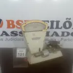 LOTE 121 - 01 BALANÇA ANTIGA. (NO ESTADO) ATENÇÃO! FAZER A VISITAÇÃO ANTES DE ARREMATAR, NÃO SABEMOS SE FUNCIONA. LEILÃO NÃO TEM GARANTIA E NEM DEVOLUÇÃO, SUJEITO A POSSÍVEIS AVARIAS VISÍVEIS/OCULTAS E/OU AUSÊNCIA DE COMPONENTES.
