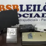 LOTE 012 - 02 PROJETORES, 01 SCANNER DE MESA E 01 MONITOR MARCA LG. (NO ESTADO) ATENÇÃO! FAZER A VISITAÇÃO ANTES DE ARREMATAR, NÃO SABEMOS SE FUNCIONA. LEILÃO NÃO TEM GARANTIA E NEM DEVOLUÇÃO, SUJEITO A POSSÍVEIS AVARIAS VISÍVEIS/OCULTAS E/OU AUSÊNCIA DE COMPONENTES.