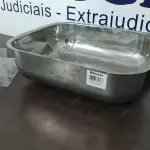 LOTE 206 - 01 CUBA EM AÇO INOX STANDARD 400X340X140MM. (NO ESTADO) ATENÇÃO! FAZER A VISITAÇÃO ANTES DE ARREMATAR, NÃO SABEMOS SE FUNCIONA. LEILÃO NÃO TEM GARANTIA E NEM DEVOLUÇÃO, SUJEITO A POSSÍVEIS AVARIAS VISÍVEIS/OCULTAS E/OU AUSÊNCIA DE COMPONENTES.