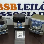 LOTE 005 - 03 MICROSYSTEMS DE MARCAS E MODELOS DIVERSOS. (NO ESTADO) ATENÇÃO! FAZER A VISITAÇÃO ANTES DE ARREMATAR, NÃO SABEMOS SE FUNCIONA. LEILÃO NÃO TEM GARANTIA E NEM DEVOLUÇÃO, SUJEITO A POSSÍVEIS AVARIAS VISÍVEIS/OCULTAS E/OU AUSÊNCIA DE COMPONENTES.